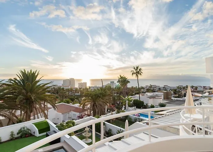 Moderni S Bazenem דירה